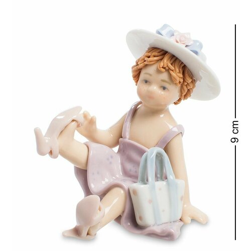 Фигурка Маленькая модница 3700₽