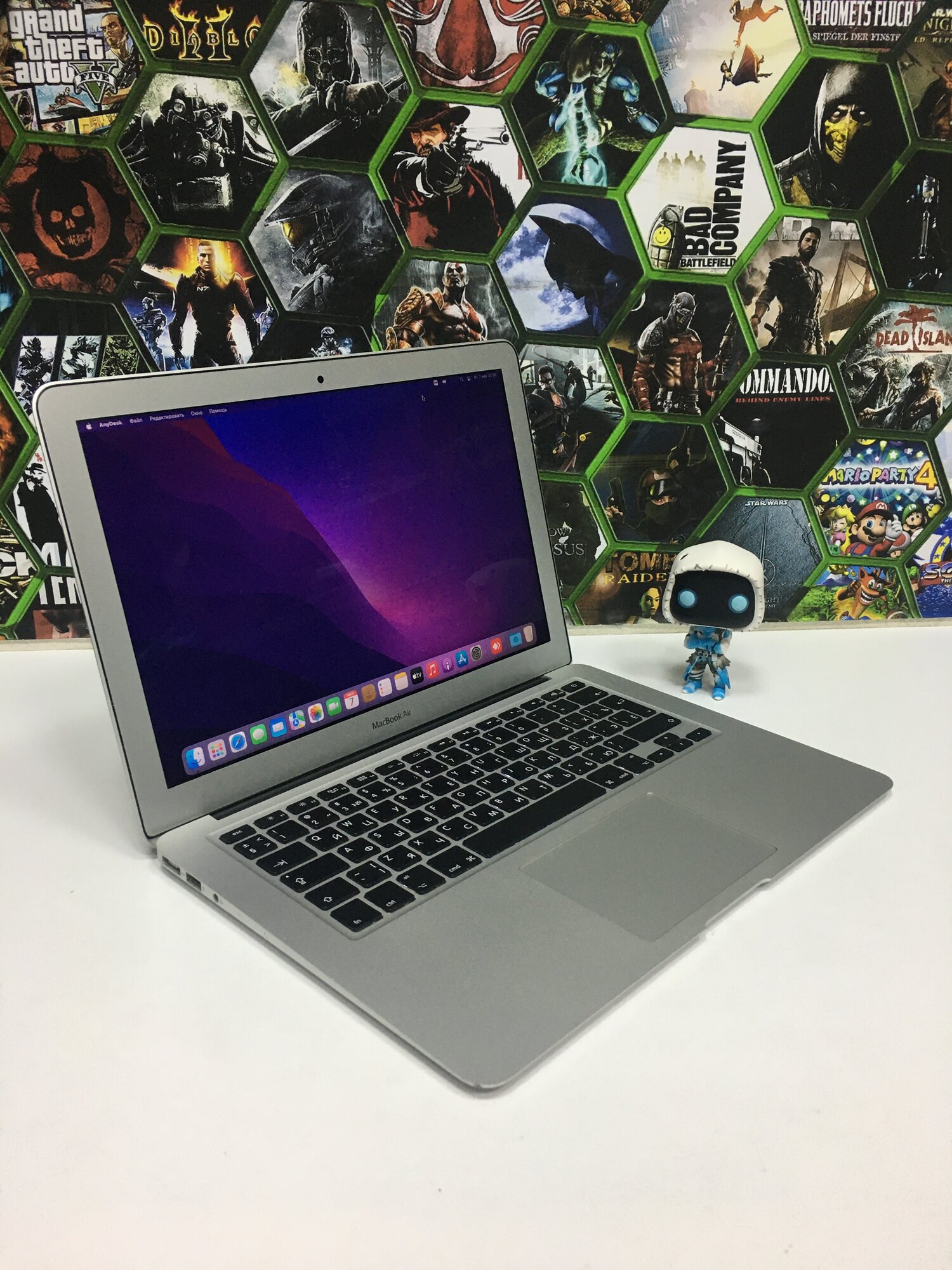 Ноутбук Apple MacBook Air 13 1440x900, Intel Core i5 2x1800Mhz, 8Gb, Intel HD Graphics 6000, SSD 128Gb, 2017, OS Monterey.