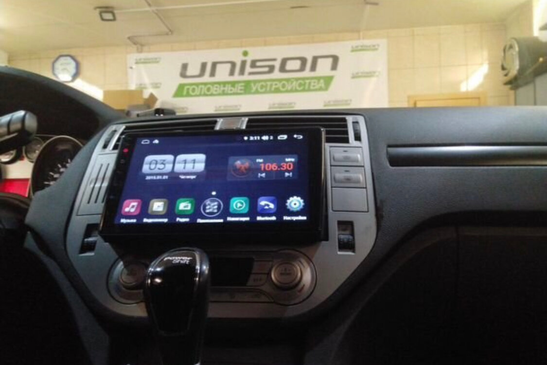 Штатная магнитола Ford Kuga 1 2008-2013 UNISON 09A1 2Gb/32Gb IPS BT Wi-Fi CarPlay (140-09A1)