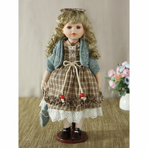 Polly Dolls YF-161233 Кукла фарфоровая 16- на подставке polly dolls