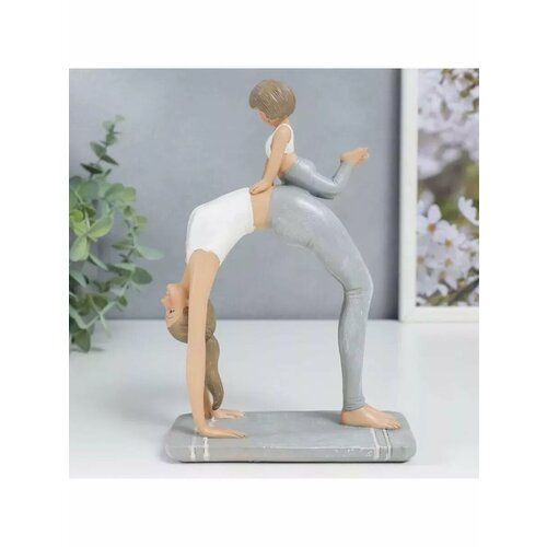 Фигурка Мама дочка йога 19х7х13 см 974₽