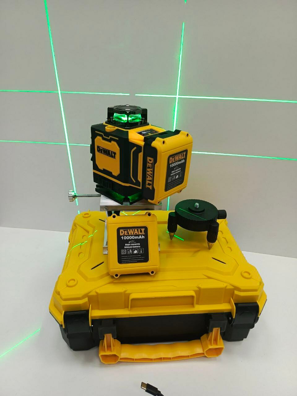 фото Лазерный уровень 4D с 16 линиями, зарядкой Type-C и поддержкой Bluetooth акб 10000мАч