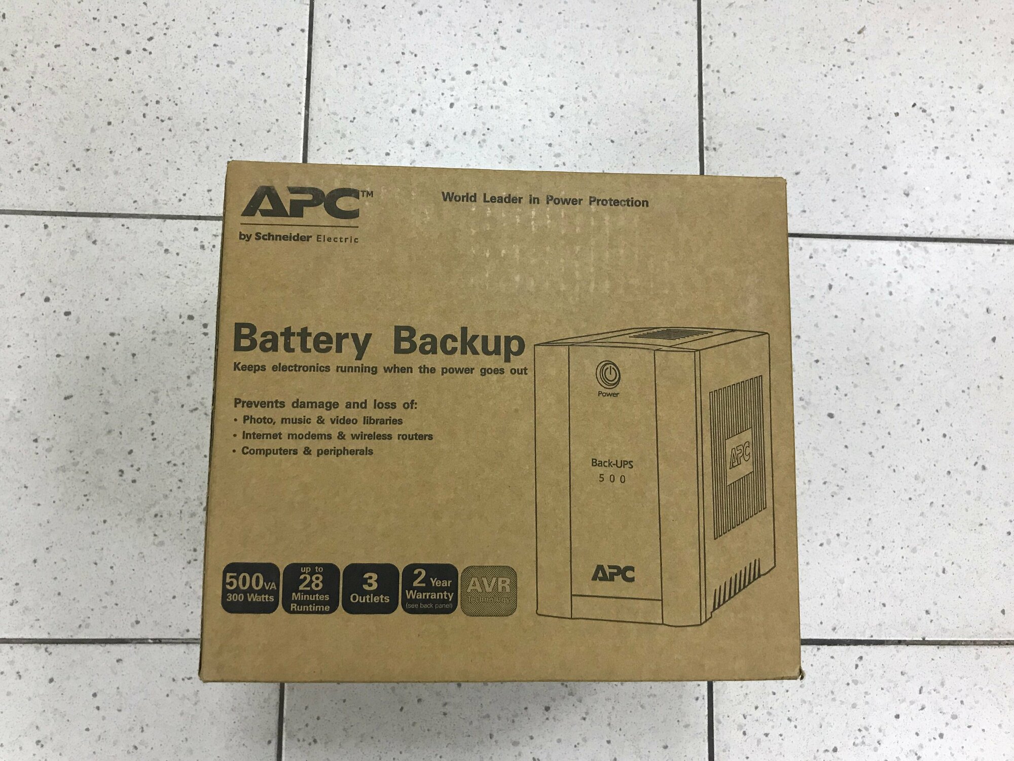 Источник бесперебойного питания APC by Schneider Electric Back-UPS BX500CI черный