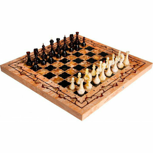Шахматы из карельской березы и янтаря Готика шахматы из карельской березы с фигурами из янтаря 46х46 см