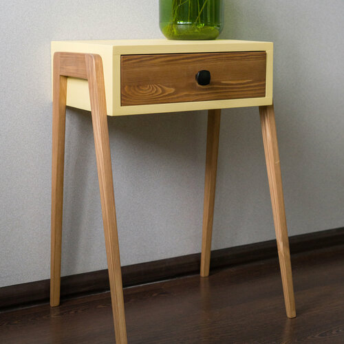 Тумба прикроватная Rono из натурального дерева - массив сосны. Высота 55 см. Размер 30х42,5х55 см. Цвет коричневый, желтый.