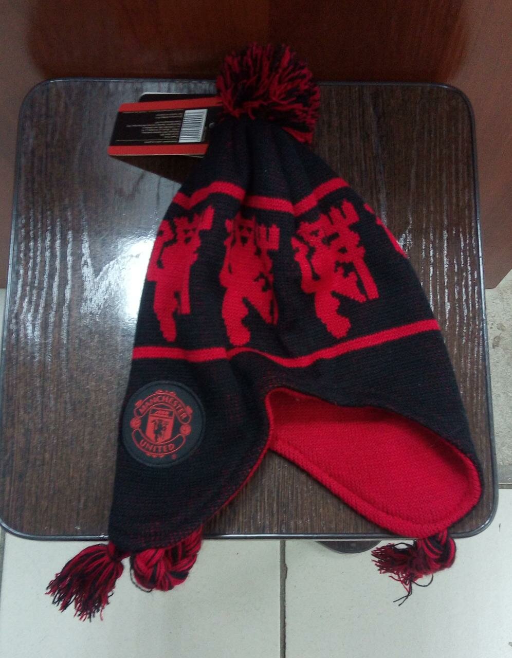 Для футбола Манчестер Юнайтед шапка зимняя футбольного клуба MANCHESTER UNITED ( Англия ) с ушами 2