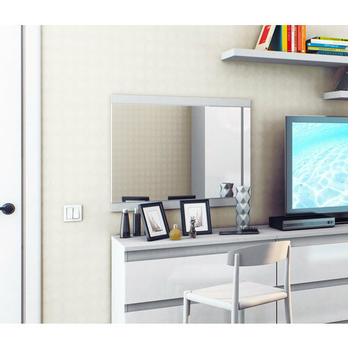 Настенное зеркало Медея СБ-2348 прямоугольное с рамой в гостиную в прихожую в спальню в кабинет на туалетный стол без подсветки кдсп Белый глянец 80652 см столплит 2930₽