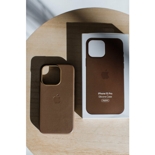 Чехол для IPhone 15 Pro Leather Case с анимацией и функцией MagSafe коричневый
