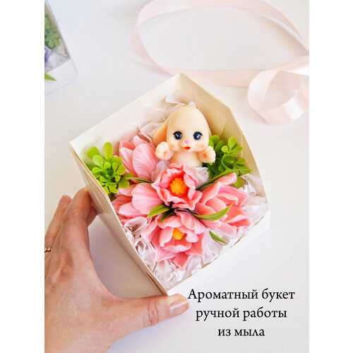Букет из мыла ручной работы для женщин в шоу-боксе / Подарочное мыло