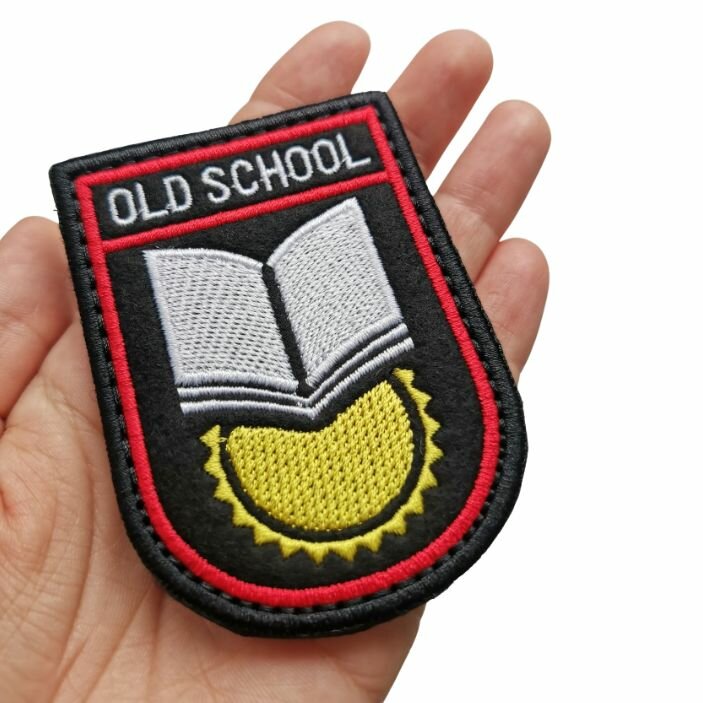Нашивка на одежду, Текстильный патч, Шеврон на липучке велкро "Old School", — фото 1