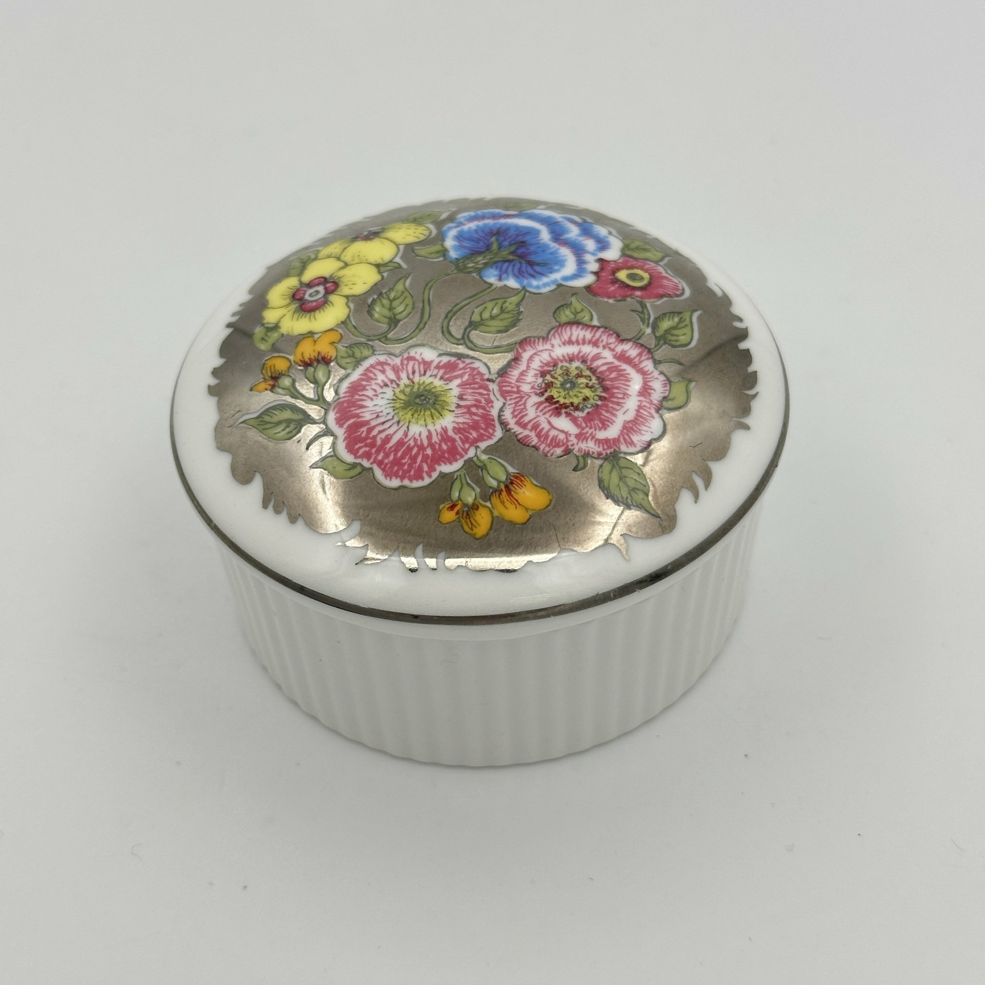 фото Шкатулка с цветочным декором на крышке, серия "Floral lustre", фарфор, деколь, Wedgwood