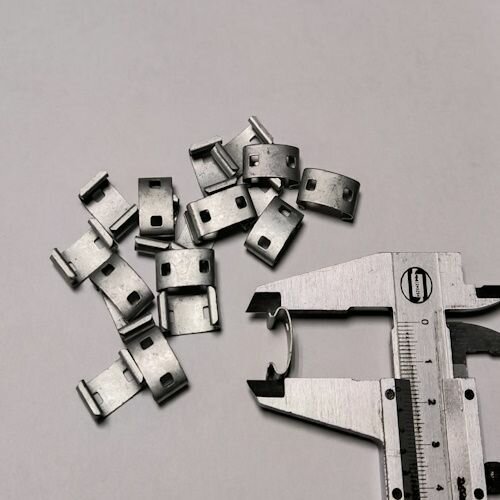 фото Скоба стекла фары Bosh ваз 2114,2115 (к-т. 4шт.)