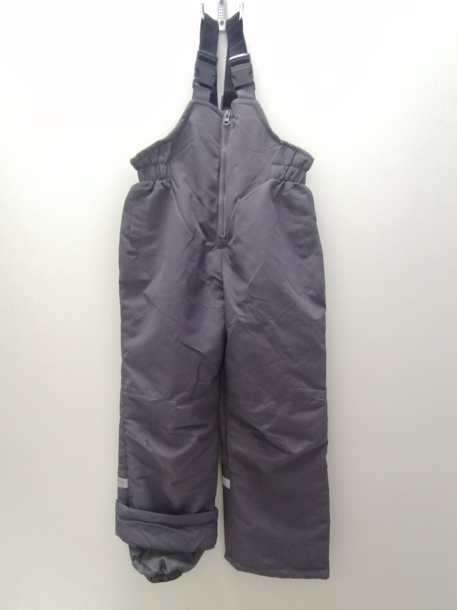 Полукомбинезон утеплённый размер 134  серый