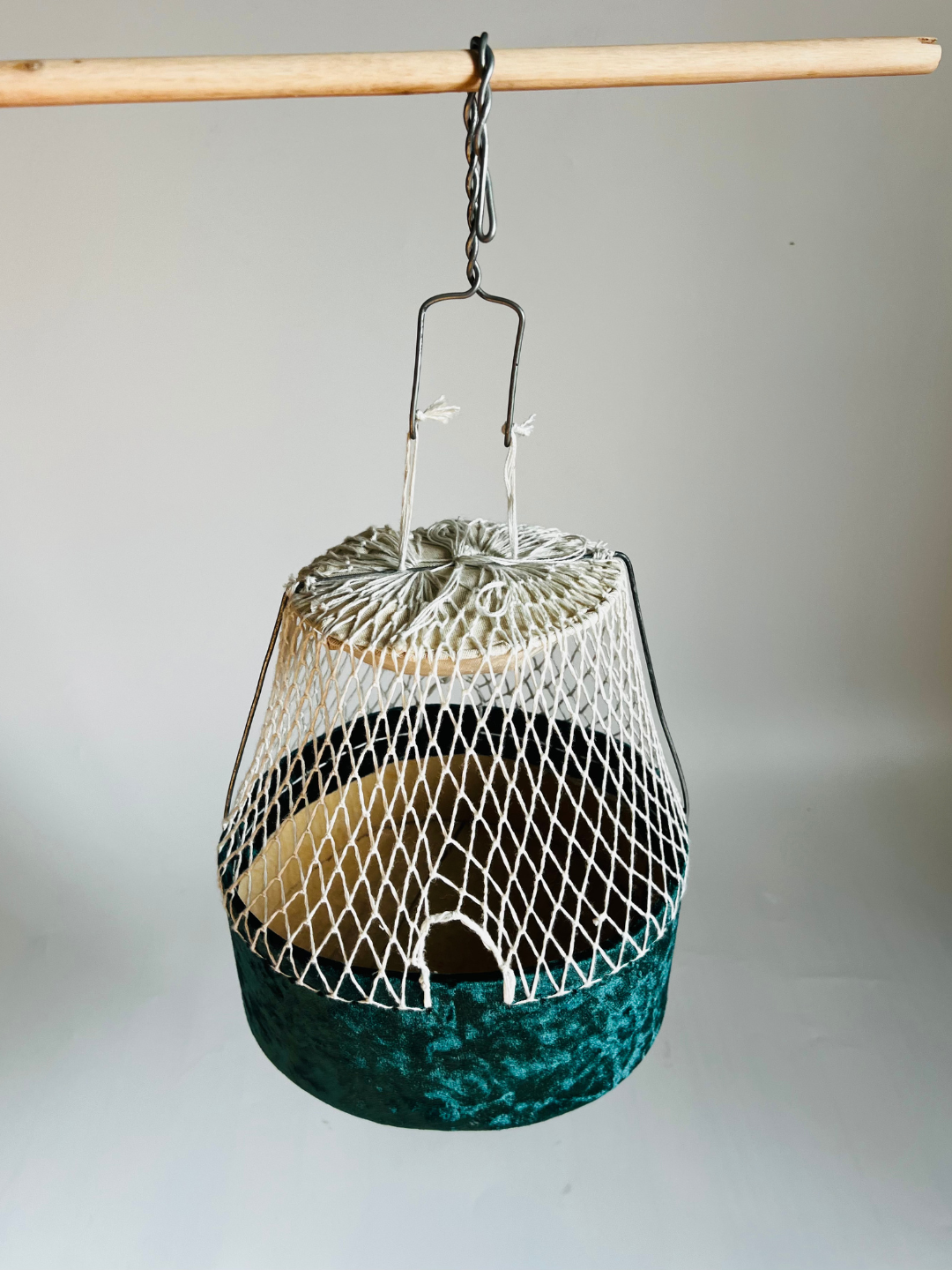 Кормушка для перепелов – экономичная, удобная и гигиеничная емкость для кормления 28*28*48см