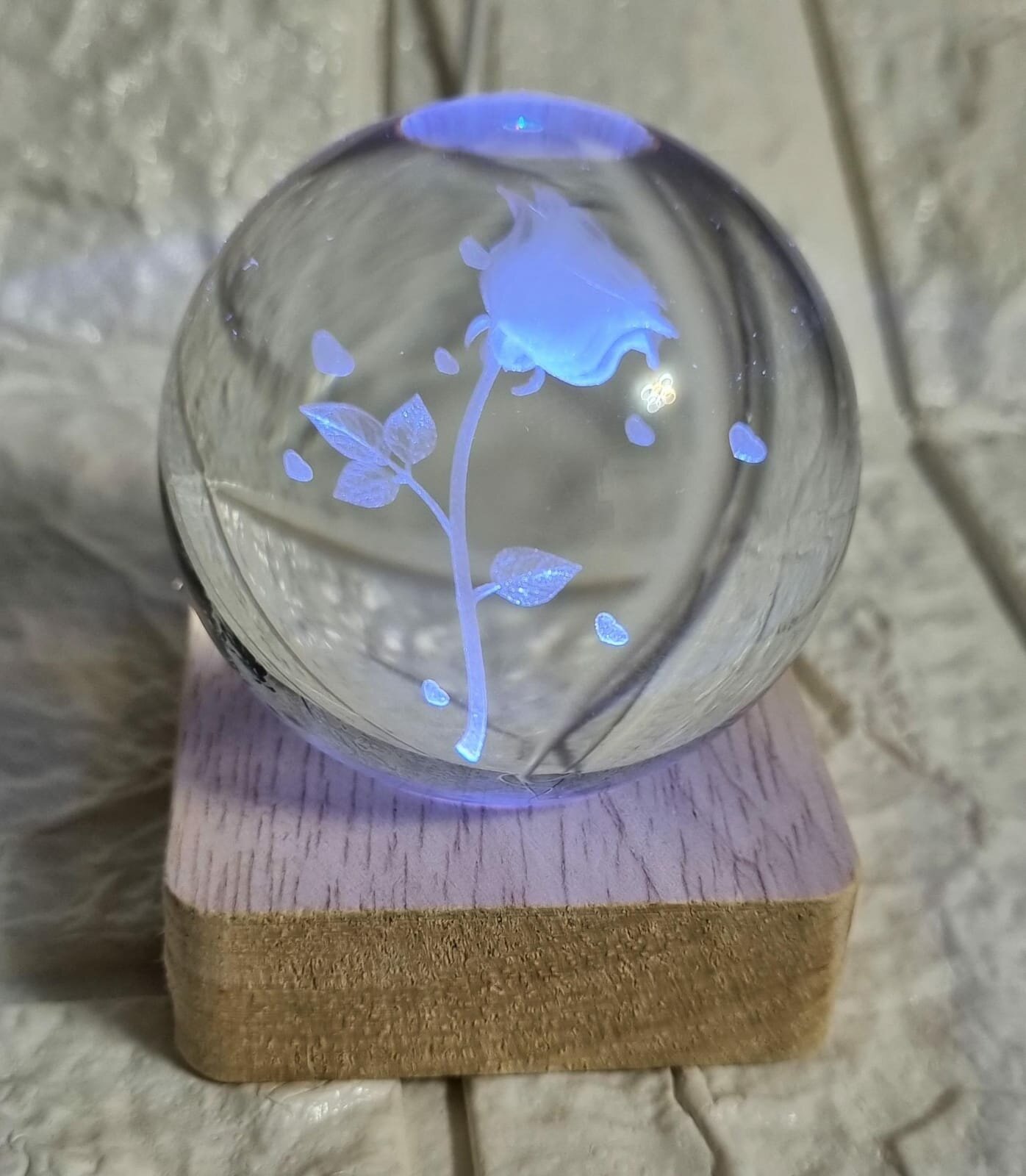 Хрустальный шар 3д ночник, с гравировкой светодиодный, от USB кабеля - фотография № 7