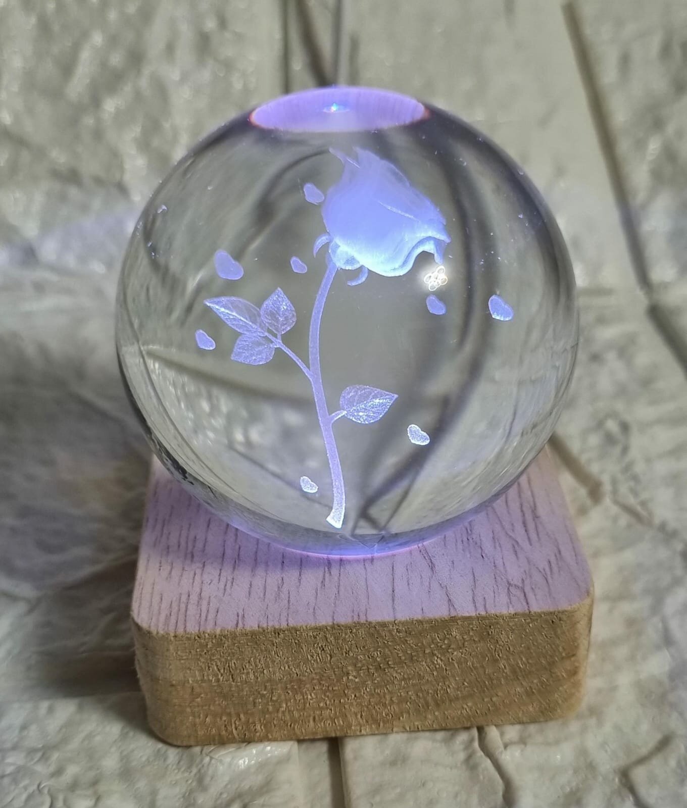 Хрустальный шар 3д ночник, с гравировкой светодиодный, от USB кабеля - фотография № 3