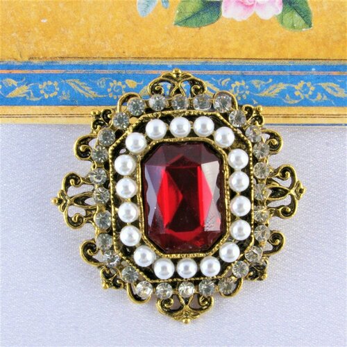 Брошь Antik Hobby, кристалл, серебряный, красный кольцо antik hobby кристалл размер 17 красный