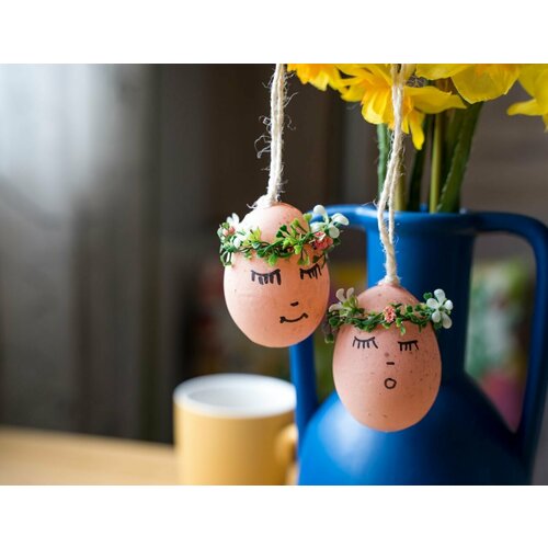 Kaemingk Декоративные пасхальные яйца парочка В веночках фомиаран коричневые 6 см 2 шт 802640-коричневые 3240₽