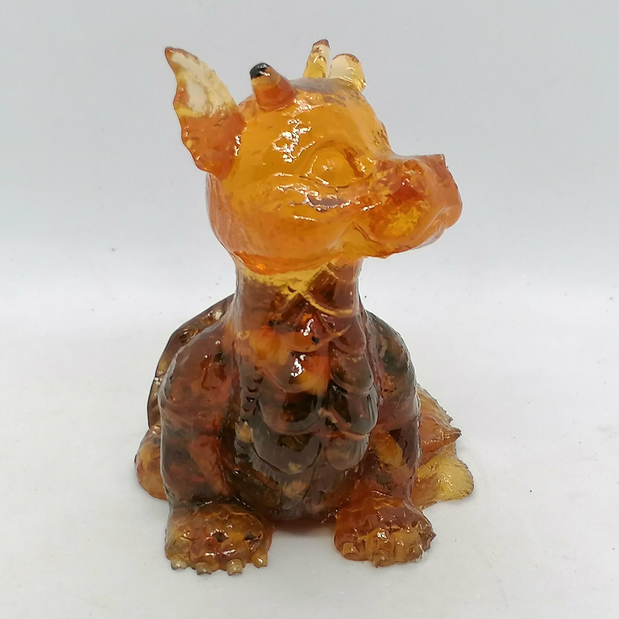 Янтарная фигурка "дракоша-бычок " — фото 1
