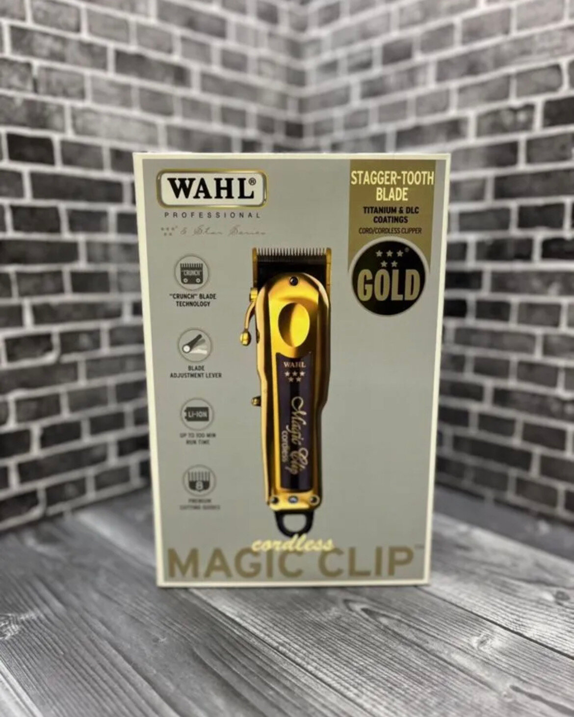 Машинка для стрижки профессиональная Magic Clip Cordless 5 star Gold (8148-700).