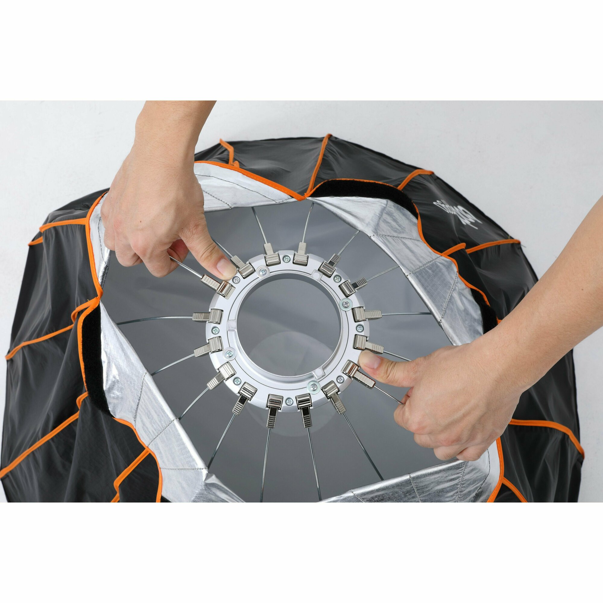 Софтбокс Godox QR-P90 параболический быстроскладной - фото №17