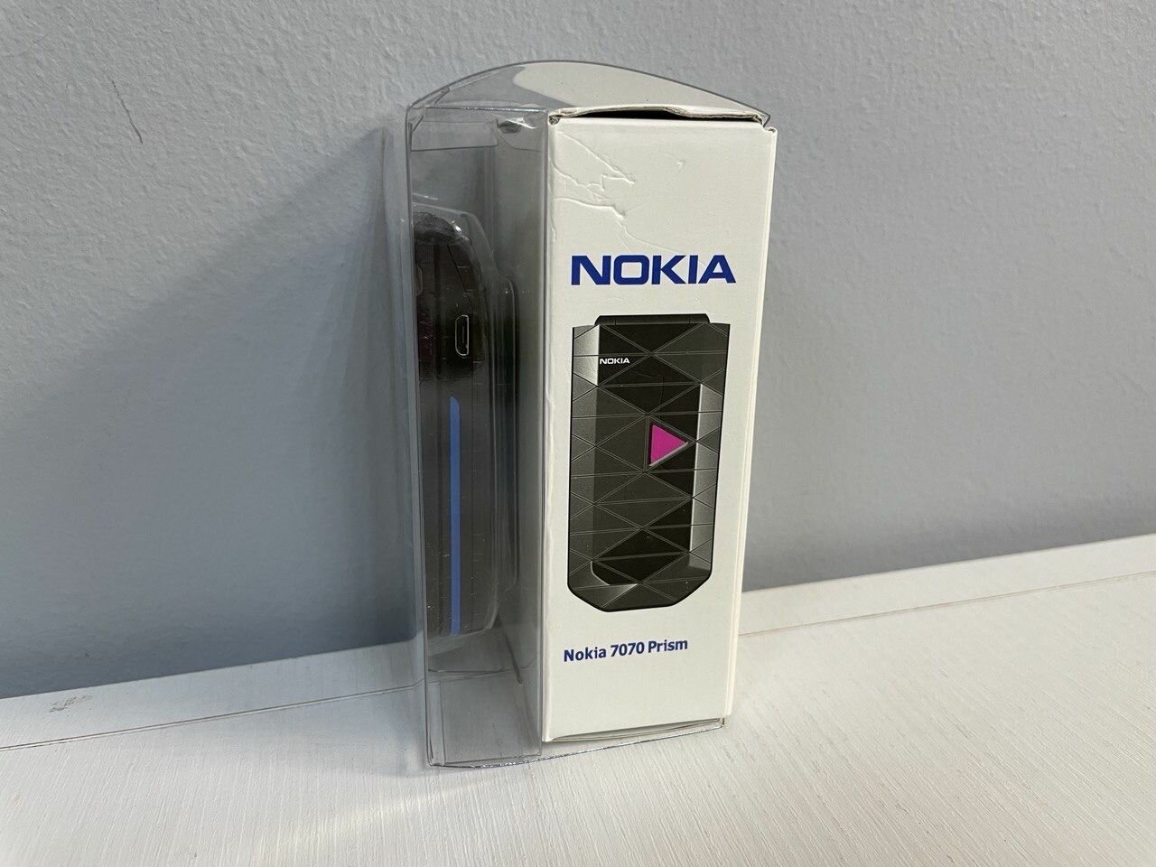 Телефон Nokia 7070 Prism