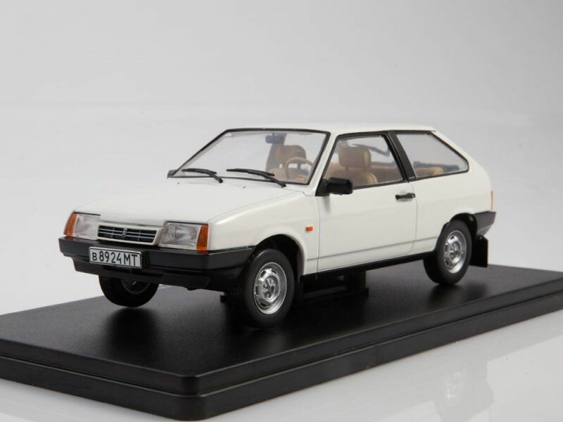 Масштабная модель ВАЗ-2108 Спутник