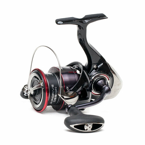 Катушка безынерционная Daiwa 23 FUEGO LT 5000-C, цвет черный-красный