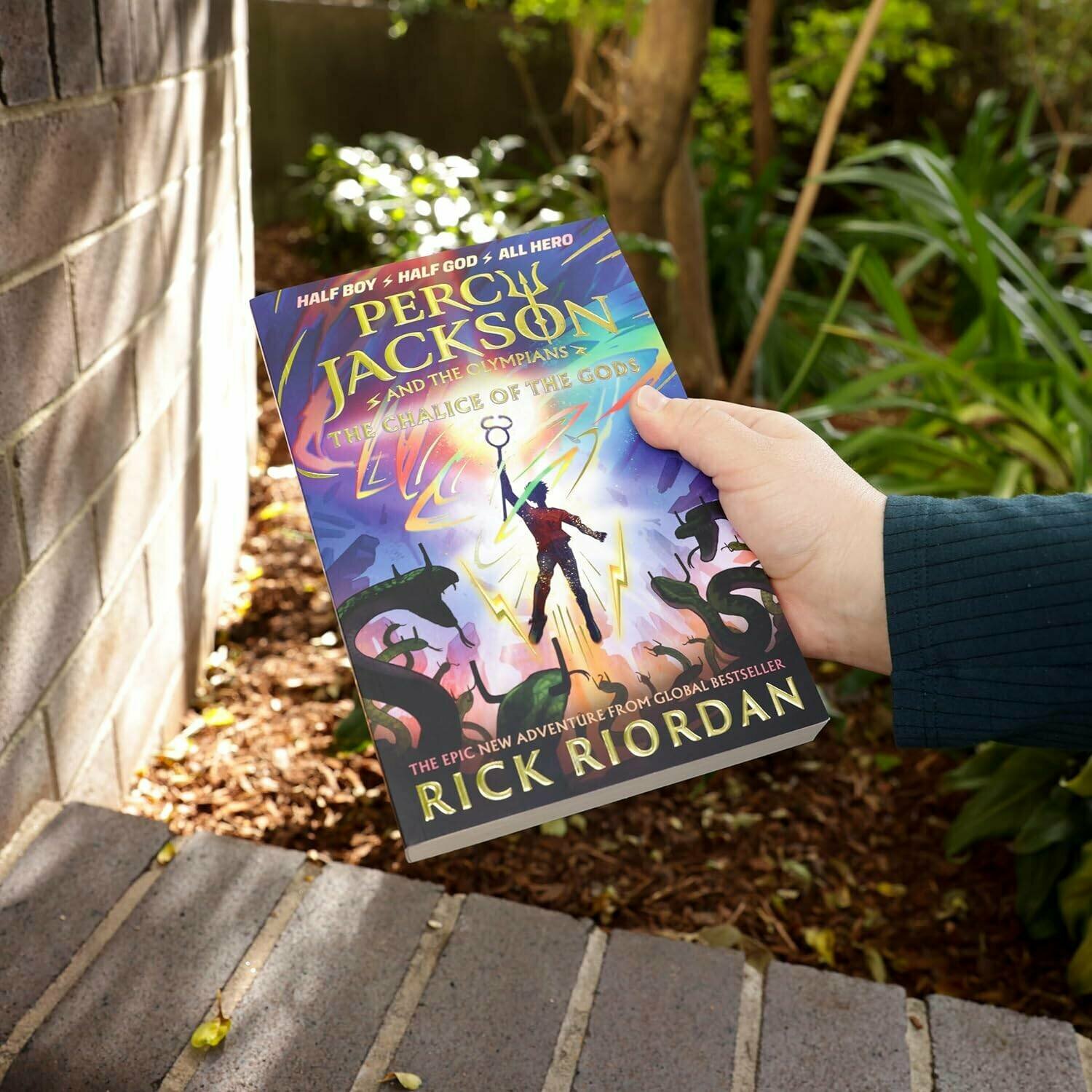 Rick Riordan. Percy Jackson and the Olympians: The Chalice of the Gods (Rick Riordan) Перси Джексон и Олимпийцы: Чаша богов (Рик Риордан) /Книги на - фото №4