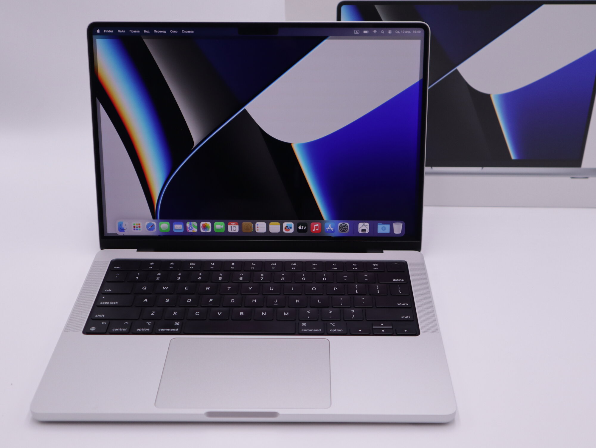 14.2" Ноутбук Apple Macbook Pro 14 Late 2021 3024×1964, Apple M1 Pro, RAM 16 ГБ, SSD 1 ТБ, Apple graphics 16-core, macOS, серебристый