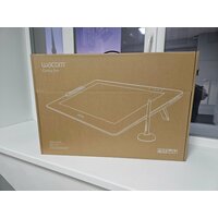 Интерактивный дисплей Wacom Cintiq Pro 24 touch (DTH-2420)