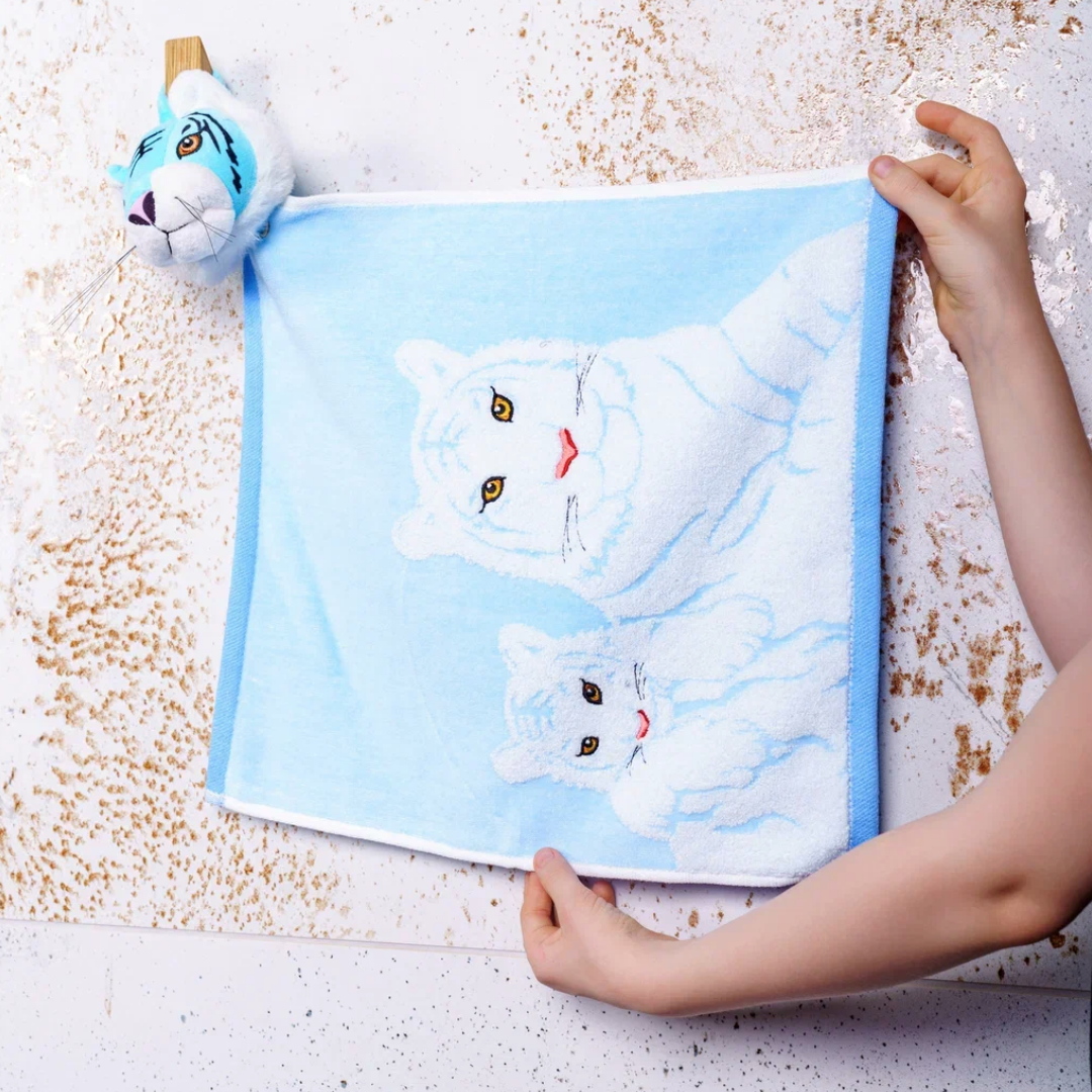 Детское полотенце для рук и лица с игрушкой тигр голубое