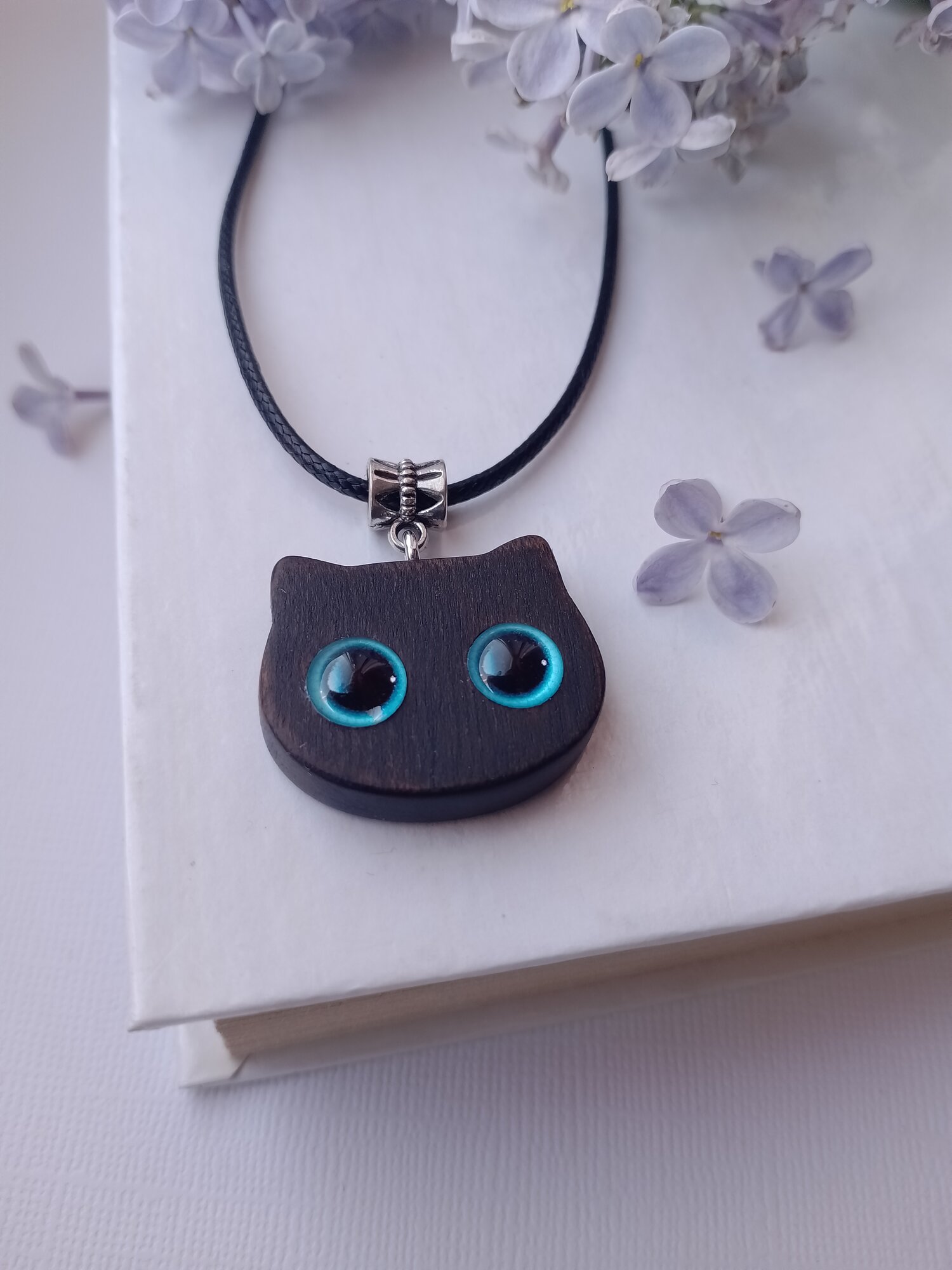 Колье, стекло