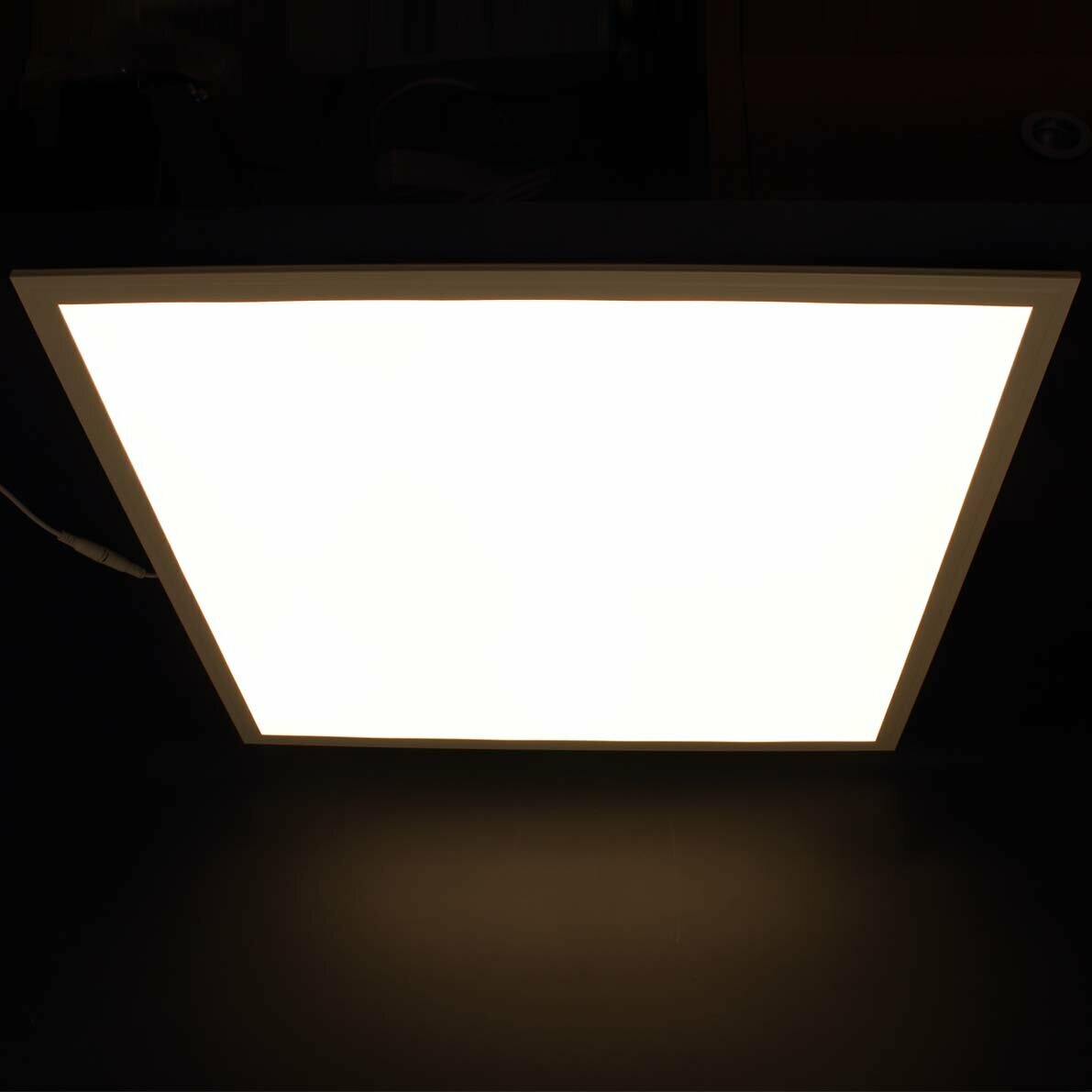 Светодиодная панель ультратонкая SK4X эконом B770 (36W 220V warm white)