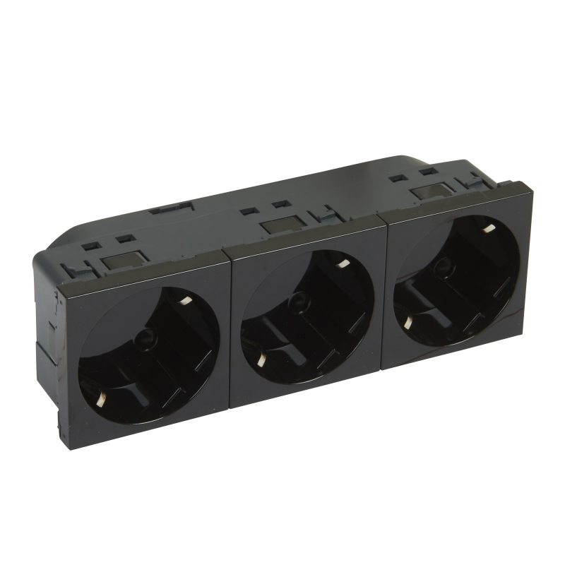 фото Legrand Розетка 3 x 2К+3 под углом 45° 079373 1 шт.