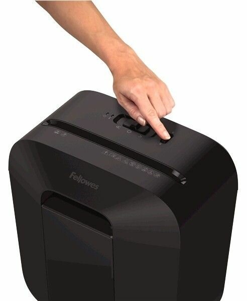 Шредер Fellowes PowerShred LX25 черный (секр P-4)/перекрестный/6лист/115лтр/скрепки/скобы/пл карты