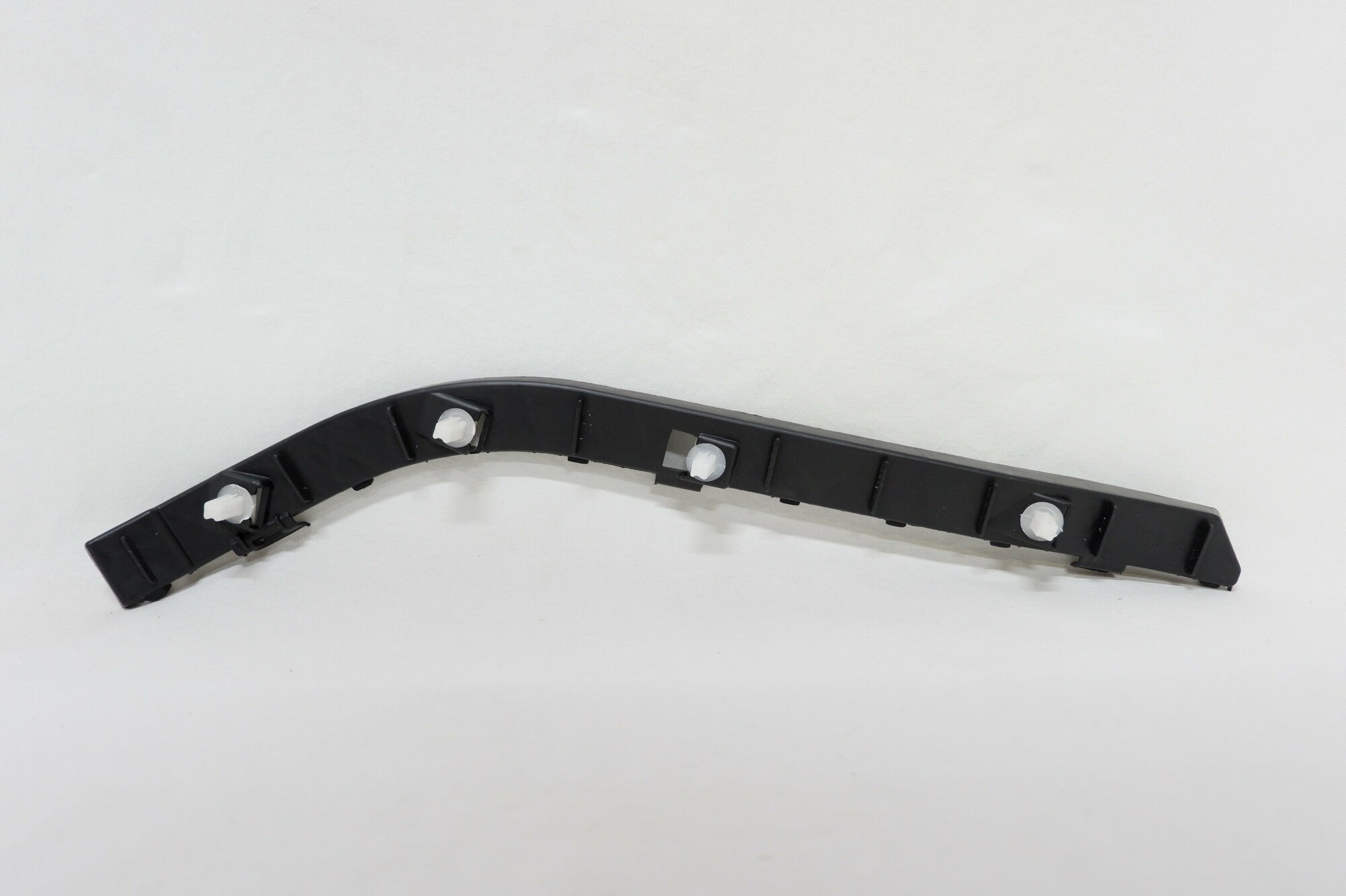 фото Кронштейн бампера заднего наружный правый Hyundai Solaris 1 2011-2017 866141R000