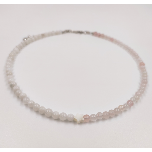 Чокер Panawealth Inter Holdings, кварц, лунный камень, длина 40 см, розовый, белый voire чокер из лунного камня с серебристой цепью и карабином