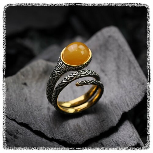 фото Кольцо серебряное кольцо с янтарной вставкой 664669586 серебро, 925 проба, золочение, янтарь, размер 17, мультиколор drevo amber