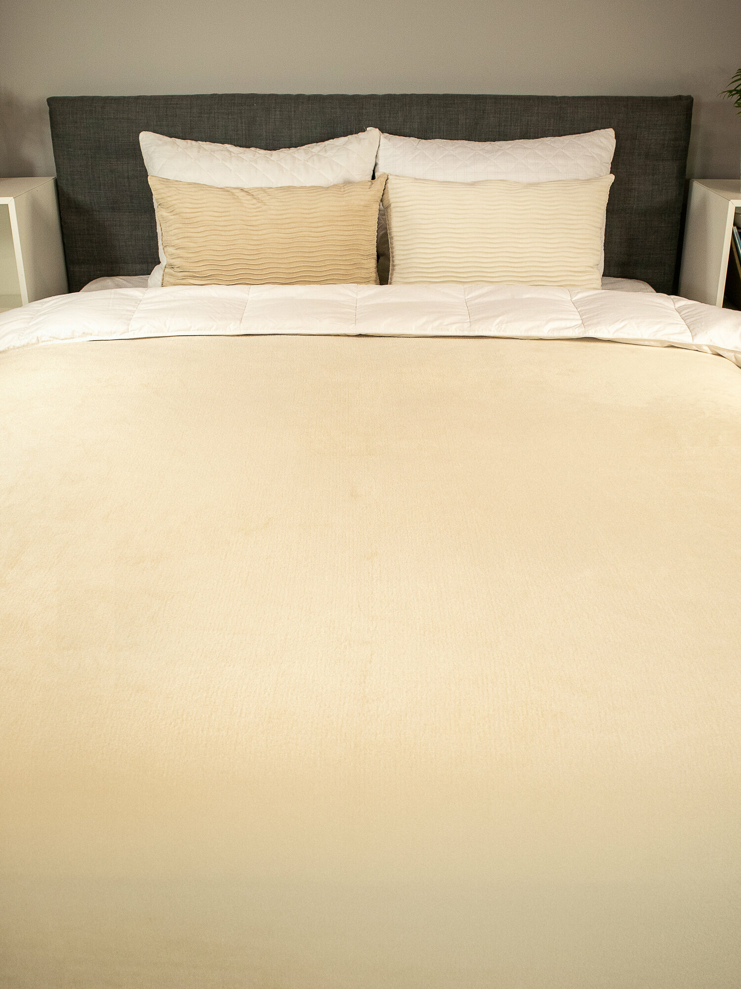 фото Плед-покрывало 220х200 микрофибра гладкокрашенная кремовая Бельвита