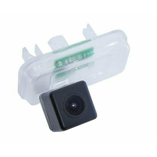 Камера заднего вида с матрицей CCD для Toyota Land Cruiser 2019 с углом обзора 175 5900₽