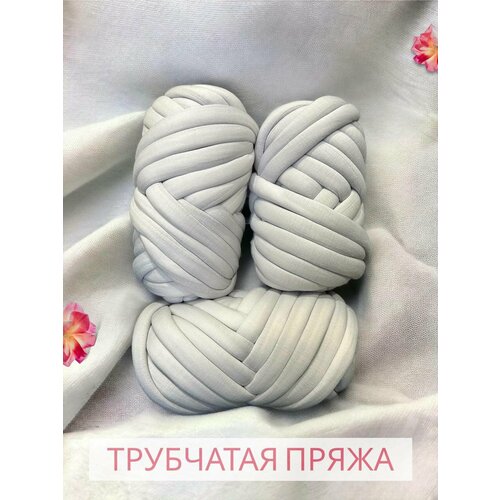 фото Толстая трубчатая пряжа с толщиной нити 2,5 см длиной 22 м светло-серая 500 г