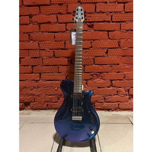 Электрогитара Covenant CUSTOM MODEL BE Aurora в кейсе с аксессуарами