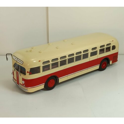 Коллекционная модель автобуса Hachette ЗИС-154, бежевый/бордовый, 1:43 коллекционная модель автобуса hachette зис 154 бежевый бордовый 1 43