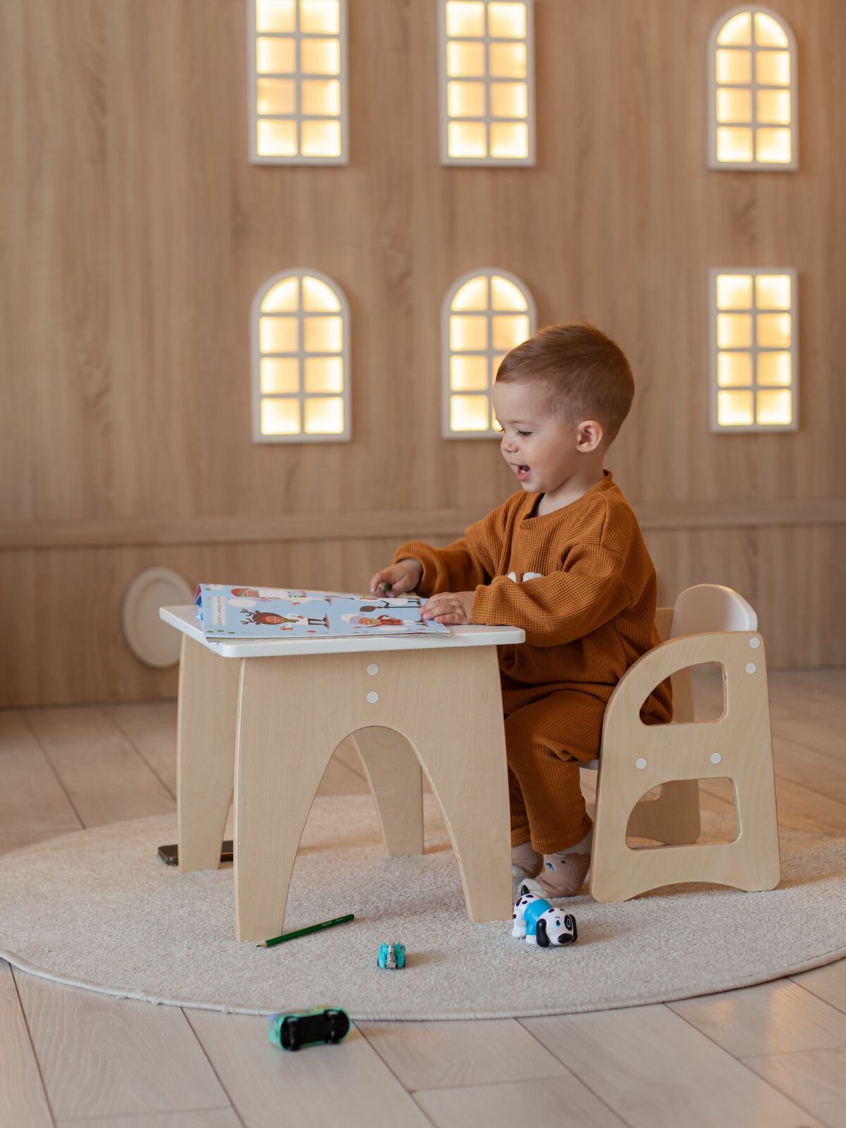 Изображение Комплект мебели - стол и стул детский "Малыш" от 8-ми месяцев до 3-х лет, натуральное дерево