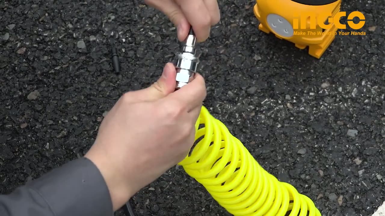 Автомобильный компрессор INGCO AAC-2508, с переходниками, для быстрого накачивания шин — фото 1