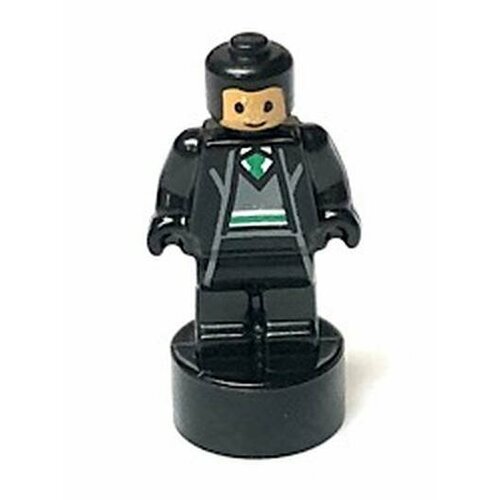 Минифигурка Lego 90398pb036 Slytherin Student Statuette / Trophy #1, Nougat Face минифигурка лего lego 90398pb033 ravenclaw student statuette trophy 1 black hair light nougat face