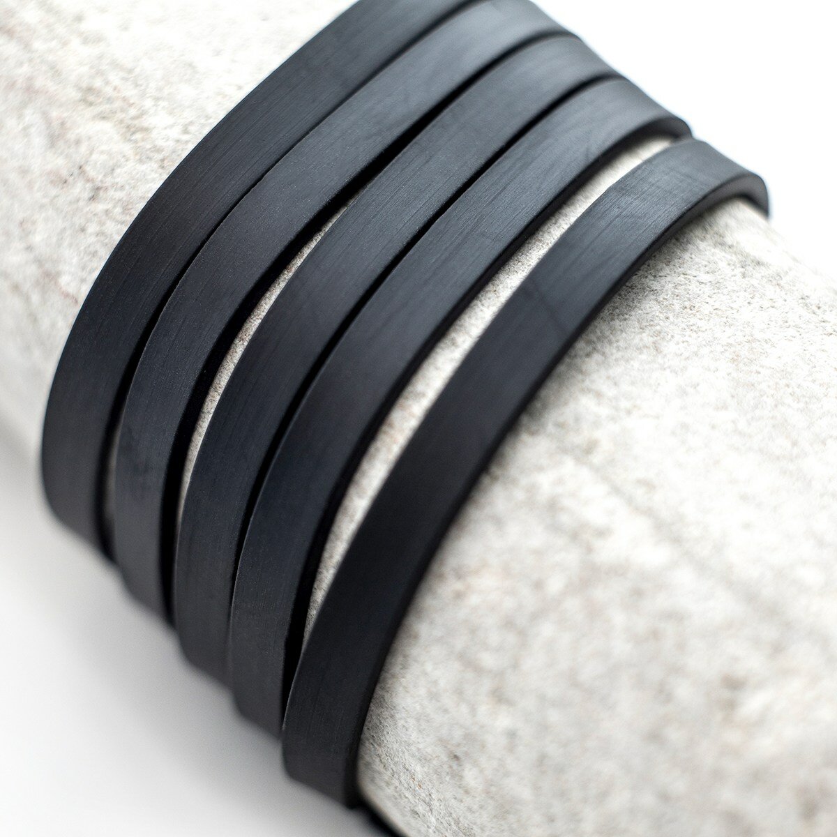 Шнур каучуковый резиновый 6х2 мм 4 метра плоский, для рукоделия / браслетов, черный