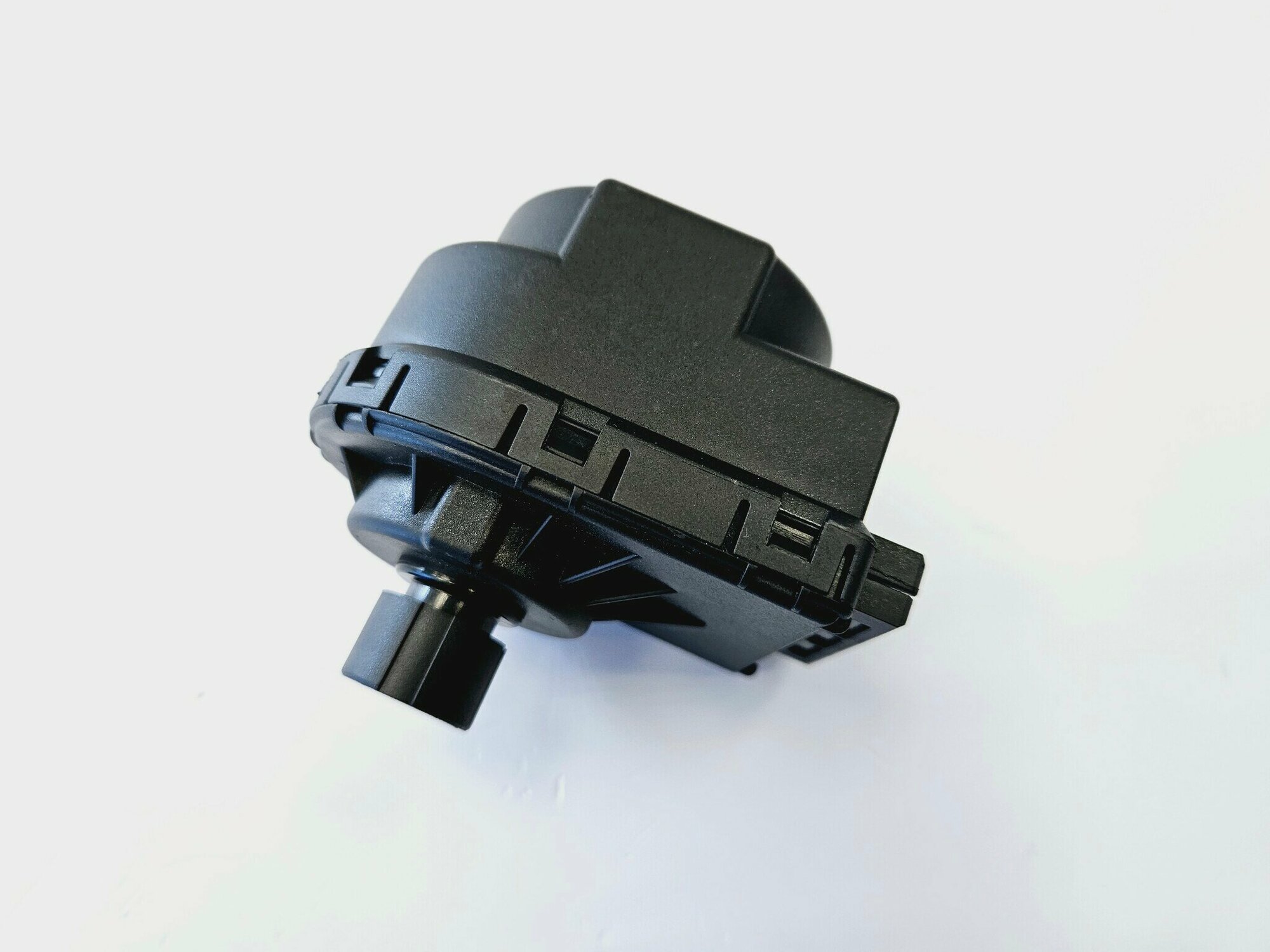 фото Мотор 3-ходового клапана (220V, широкий) VIESSMANN Vitopend 100-W A1JB (арт. 7856852)
