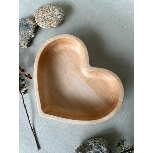 Поднос из массива клена в форме сердца, размер XS, 21.5*17.7*4.5 см